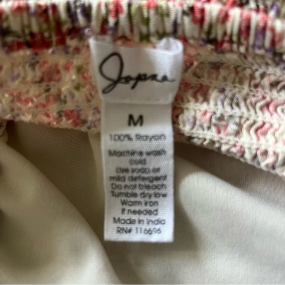 Japna Cropped Top, Floral Ruffle Tie Front Smocked
Womens Size M Boho - Picture 7 of 7